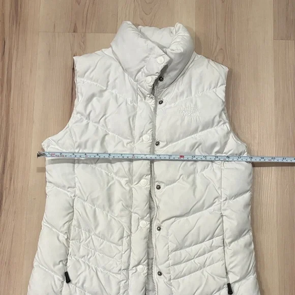 The North Face Women's White Quilted Puffer Vest - Picture 7 of 13